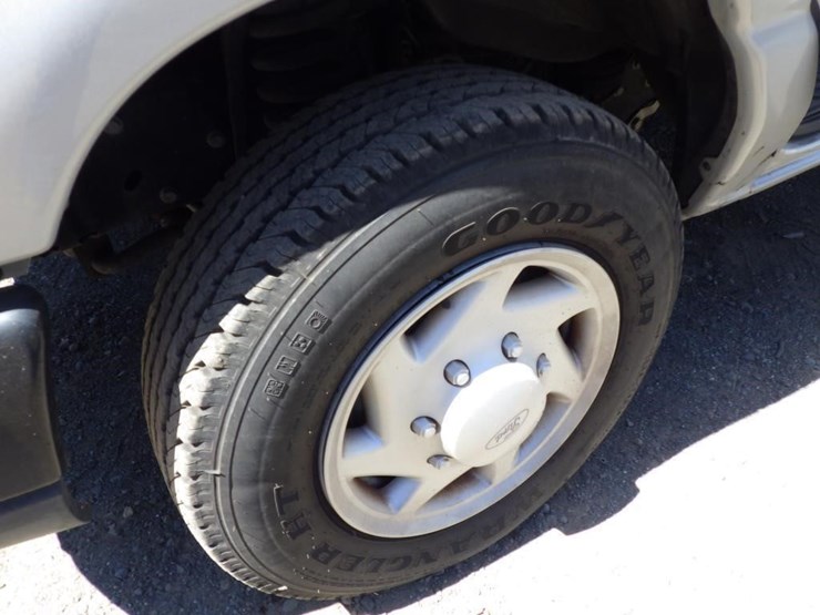 2008-ford-cargo-image-13