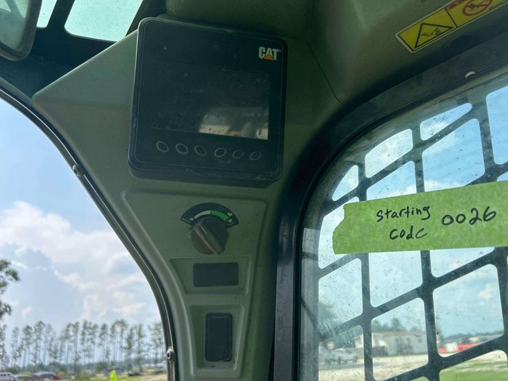 2015-caterpillar-299d2-image-13