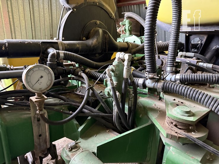 1997-john-deere-1770-image-33