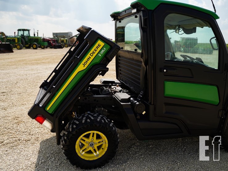 2021-john-deere-gator-xuv-835r-image-25