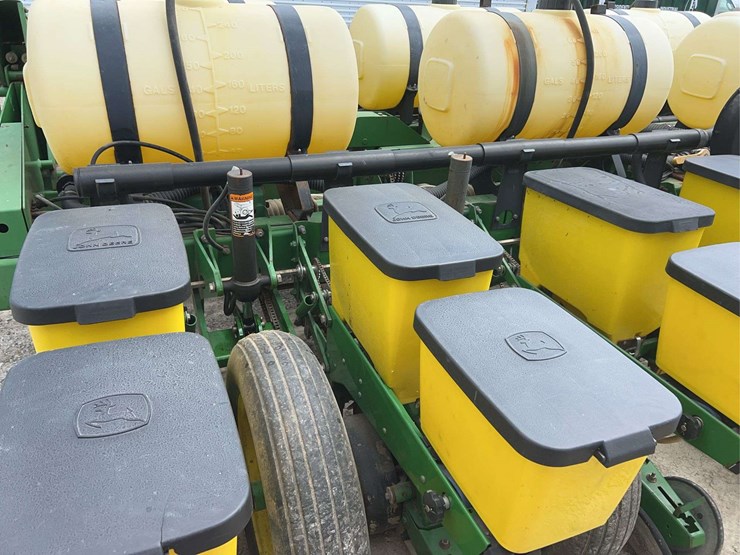 john-deere-7200-image-11
