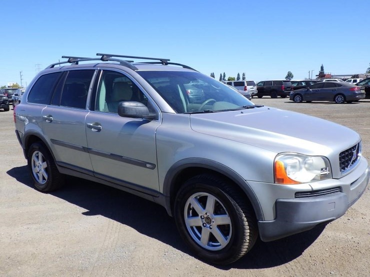 2004-volvo-xc90-image-2