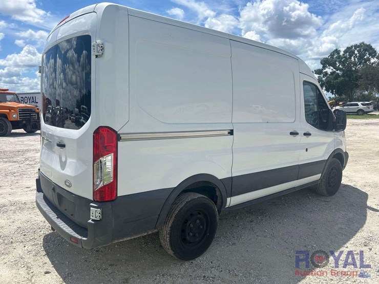 2015-ford-transit-image-3