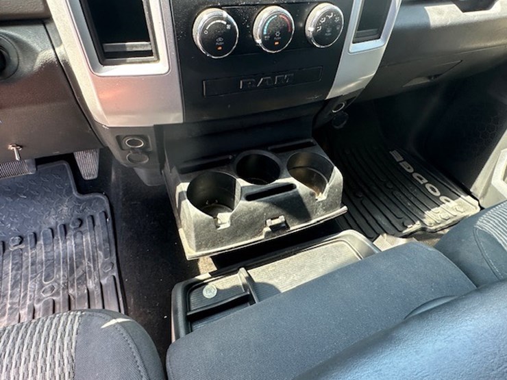 2011-dodge-ram-1500-image-44