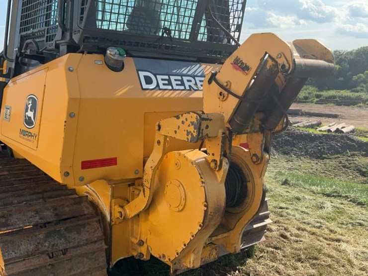 2017-deere-450k-lgp-image-25