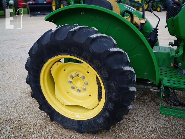 2015-john-deere-5075e-image-23