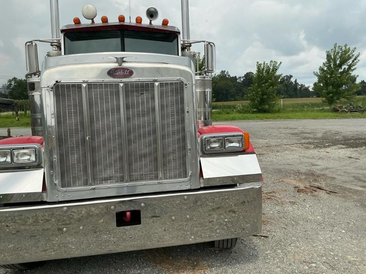 #502-•-2004-peterbilt-truck-image-13