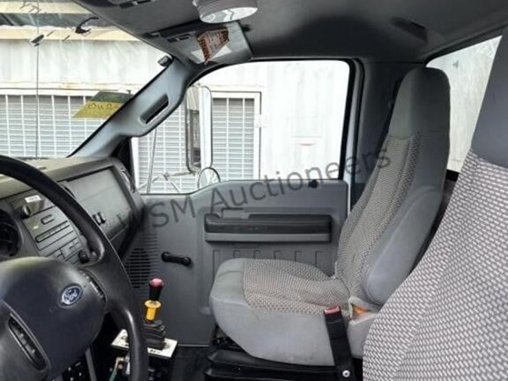 2012-ford-f750-image-31