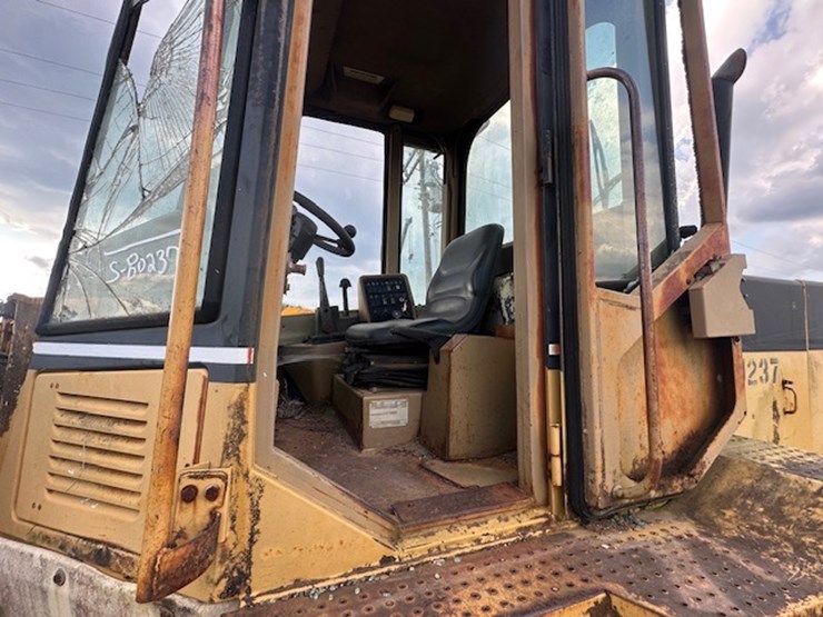 caterpillar-918f-image-43