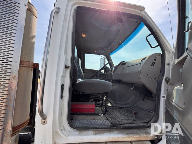 2006-sterling-day-cab-truck-(gp11332,-unit-18)-image-74