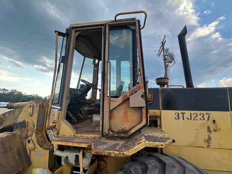 caterpillar-918f-image-12