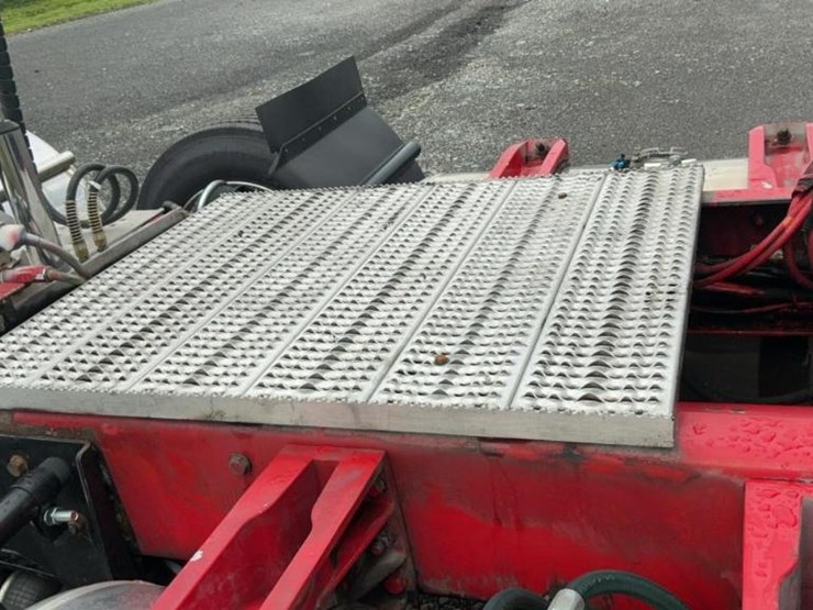 #502-•-2004-peterbilt-truck-image-68