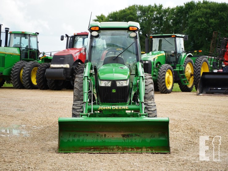 john-deere-4044r-image-2