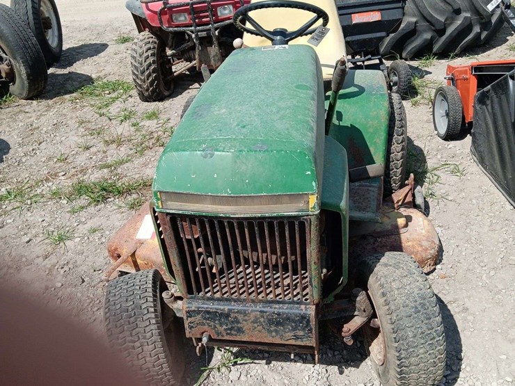 john-deere-216-image-2