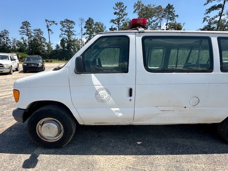 2007-ford-e350-image-15