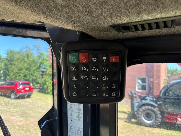 2022-deere-550k-lgp-image-13