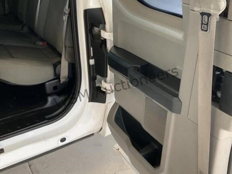 2016-ford-f150-image-25