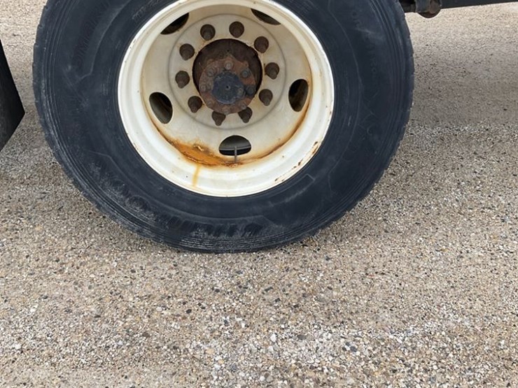 2018-ford-f650-image-13