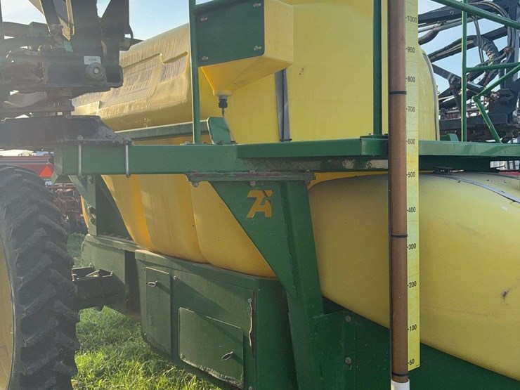 top-air-1200-sprayer,-90ft-boom,-monitor-control-box,-manual,-hydraulic-drive,-1200-gallon-tank,-used-this-spring,-20"-spacing,-320/90r46-tires-image-6