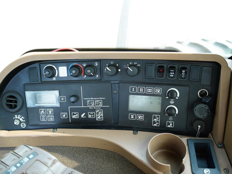 2009-john-deere-8330-image-35