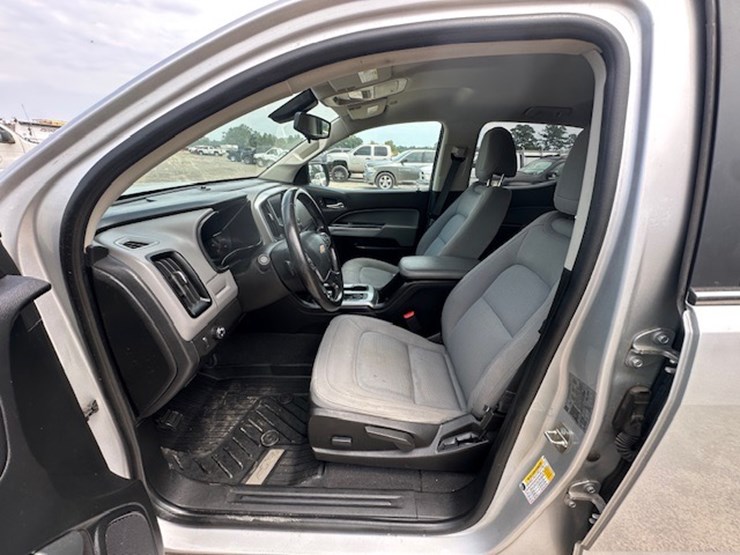2020-chevrolet-colorado-image-35