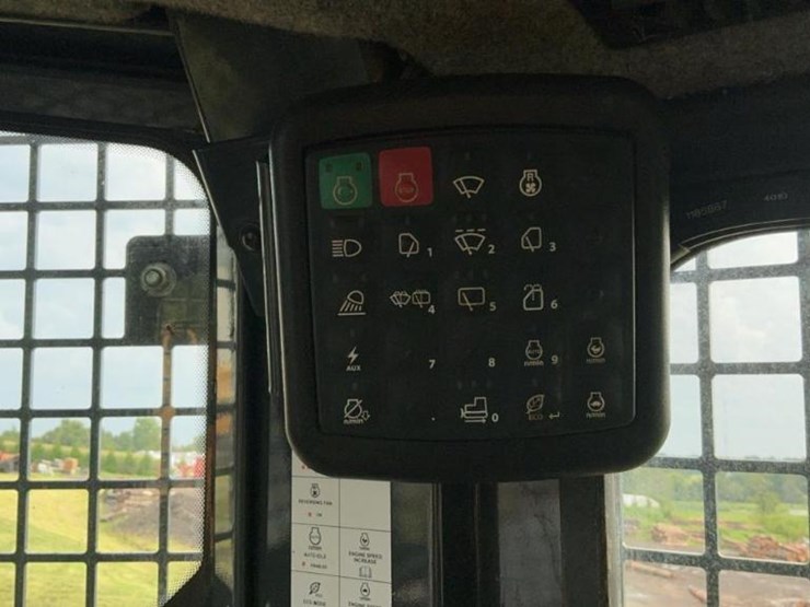 2017-deere-450k-lgp-image-57