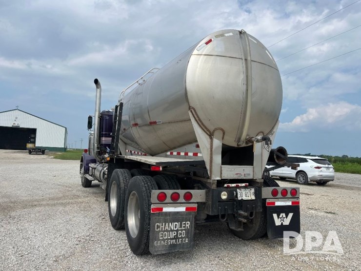 1996-western-star-model-496f-liquid-nurse-truck-(jn2748,-unit-40582)-image-15