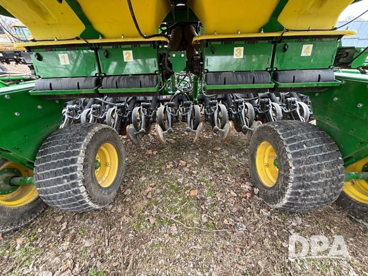 2022-john-deere-n530c-image-44