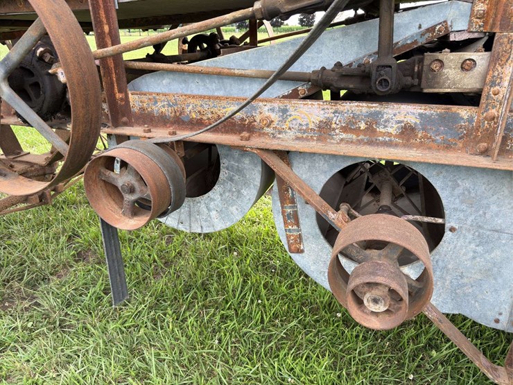 baker-threshing-machine-image-24