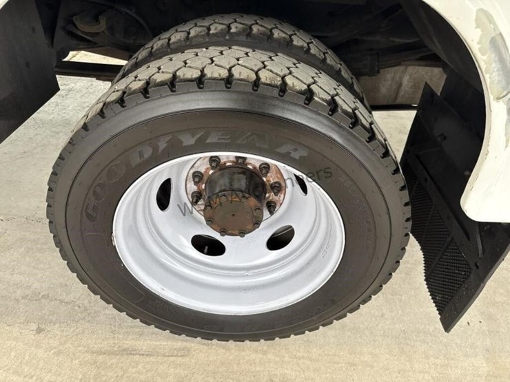 2008-ford-f550-image-10
