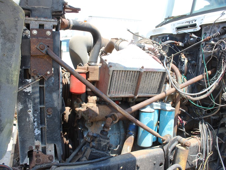1979-mack-r685st-image-14