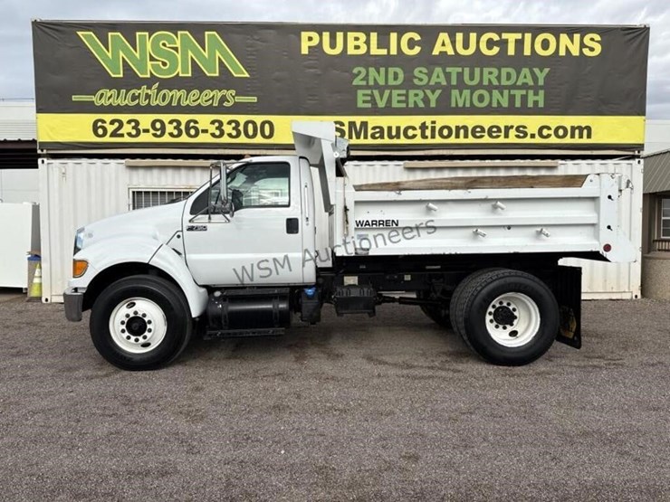 2012-ford-f750-image-1