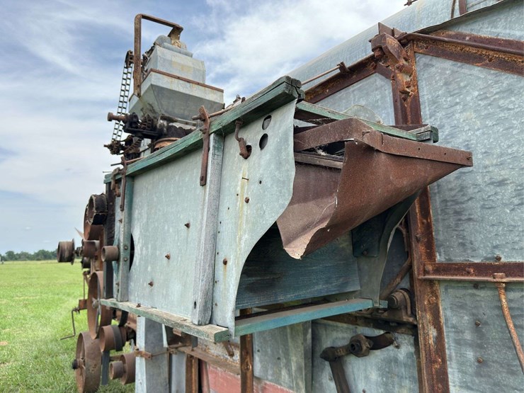 baker-threshing-machine-image-16