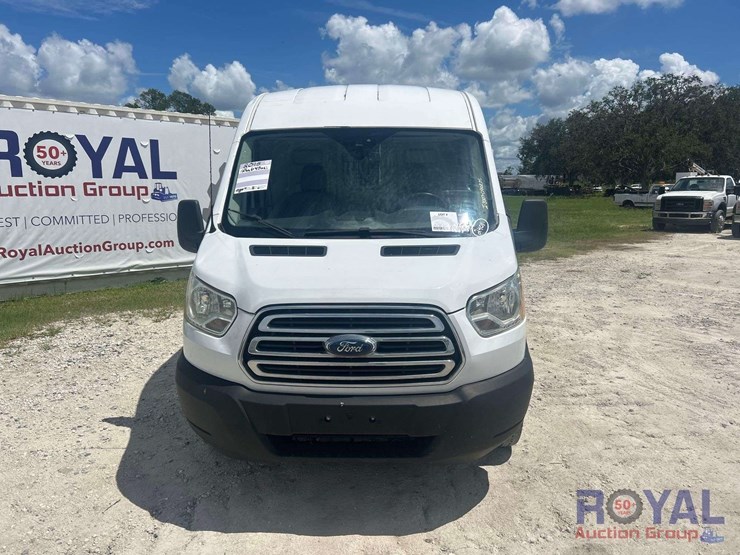 2015-ford-transit-image-22
