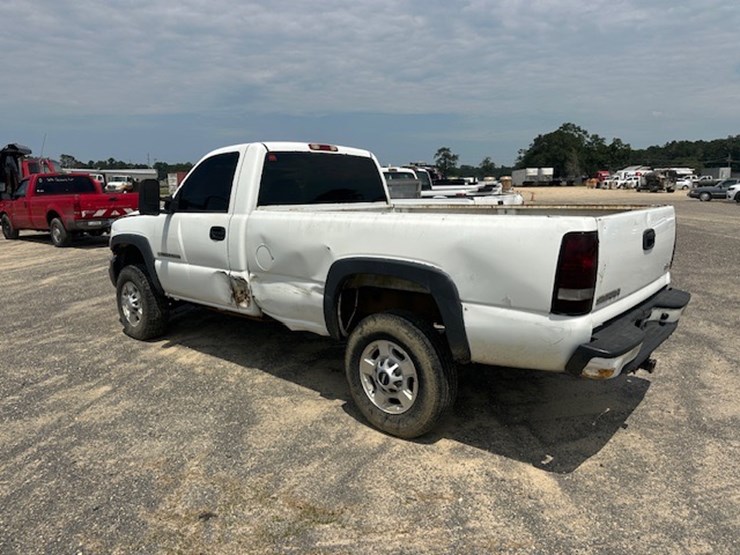 2005-gmc-2500-image-4
