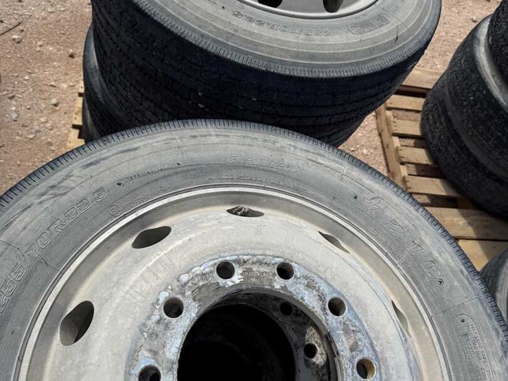 (8)-255/70r22.5-tires-w/-aluminum-/-steel-pilot-wheels-image-4