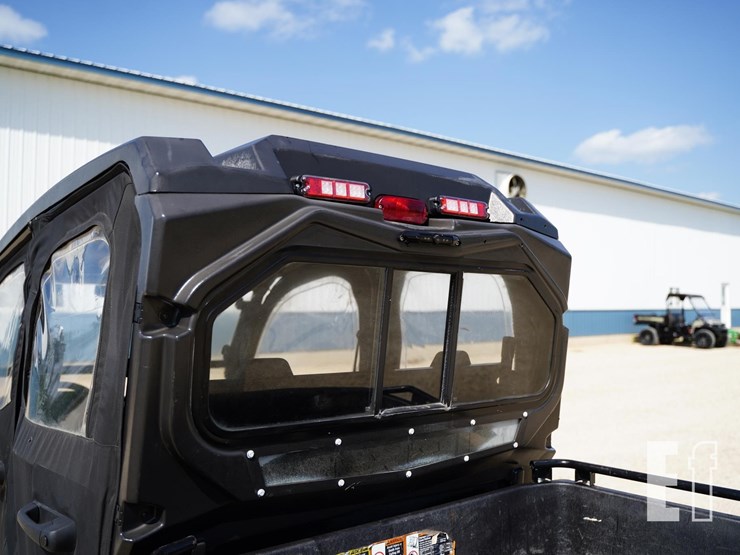2017-john-deere-gator-image-19