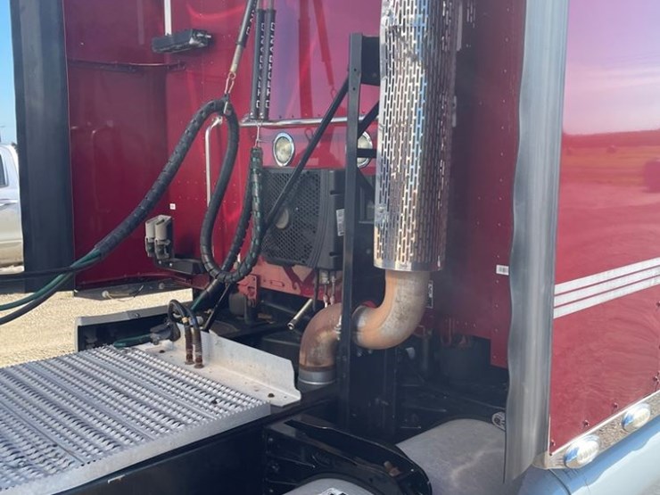 2018-peterbilt-truck-(dr12147)-image-5