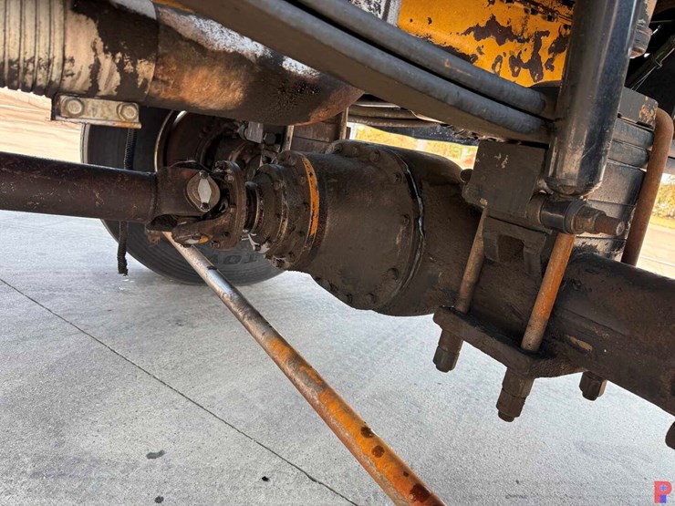 2005-kenworth-t300-image-11