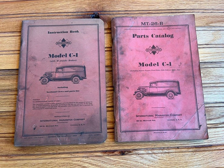 (2)-international-truck-manuals-image-1