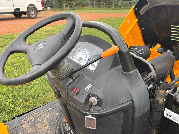 cub-cadet-yard-tractor-image-23