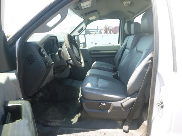 2015-ford-f550-image-19