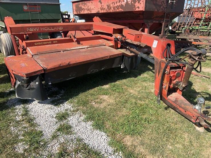 new-holland-411-image-2