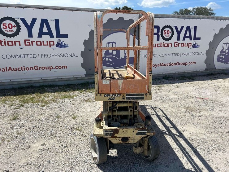1996-jlg-commander-cm2033-20ft-electric-scissor-lift-image-12