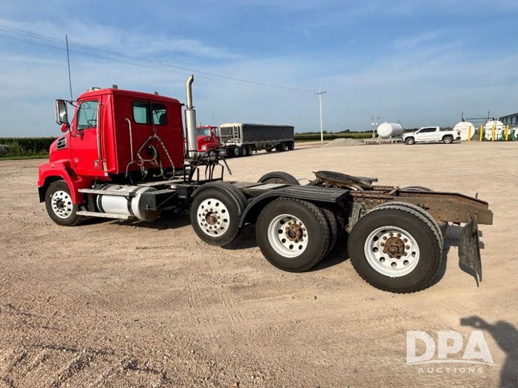 2017-western-star-w4700sb-day-cab-truck-(gp11329,-unit-82)-image-16