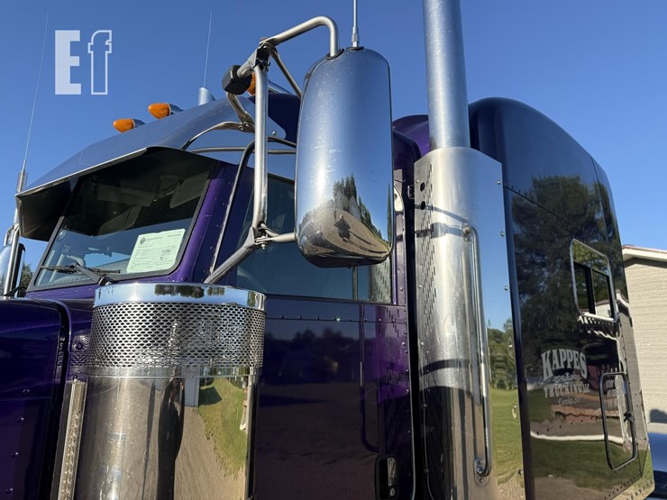 2021-peterbilt-389-image-56