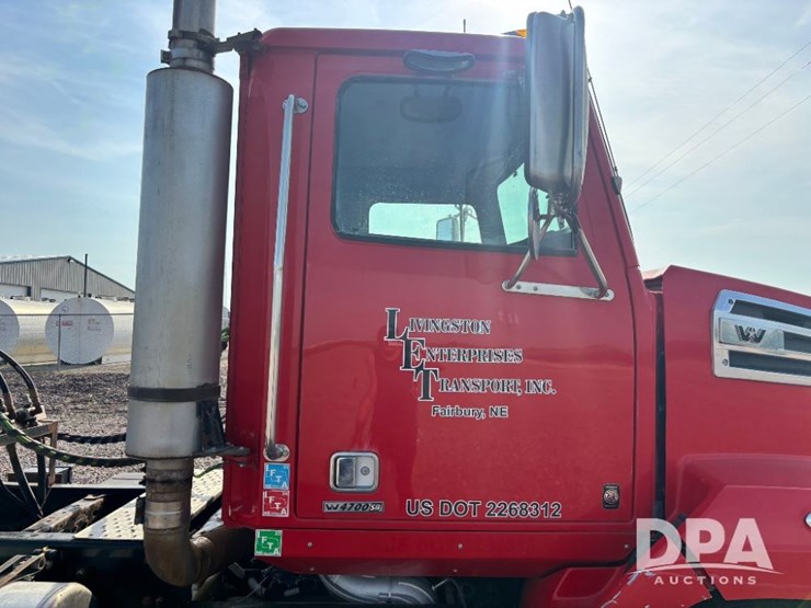 2017-western-star-w4700sb-day-cab-truck-(gp11326,-unit-81)-image-62