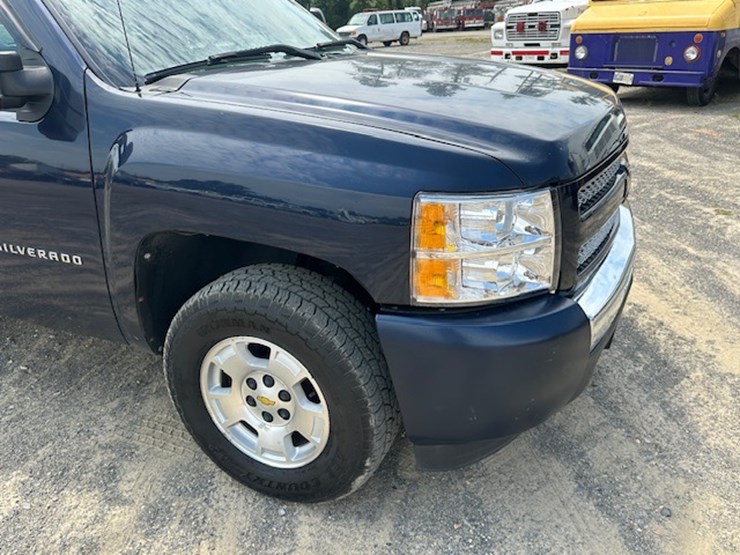 2010-chevrolet-silverado-image-17