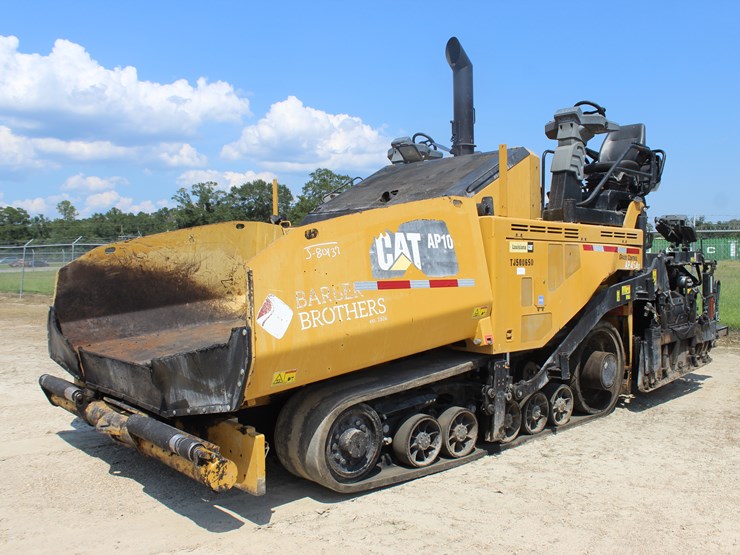 2017-caterpillar-ap-1055f-image-6