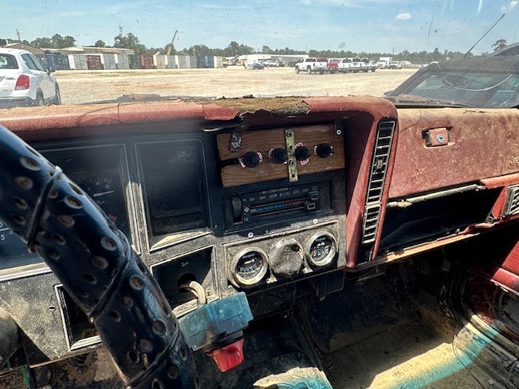 #22910-•-1984-jeep-image-44